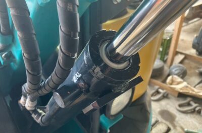 クボタRX-153のブームシリンダー油漏れ修理後です。