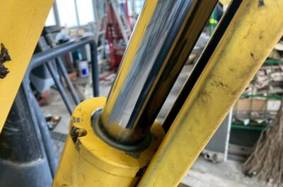 コマツPC30UU-5のブームシリンダー油漏れ修理後の様子です。