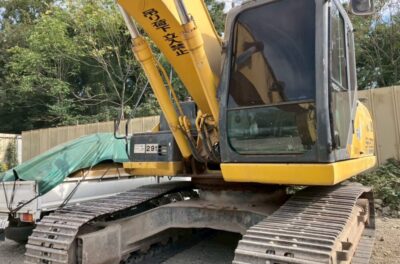 住友SH200-5が写っています。