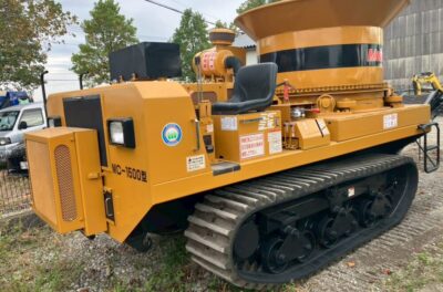 全塗装完了後の諸岡MC-1500です。