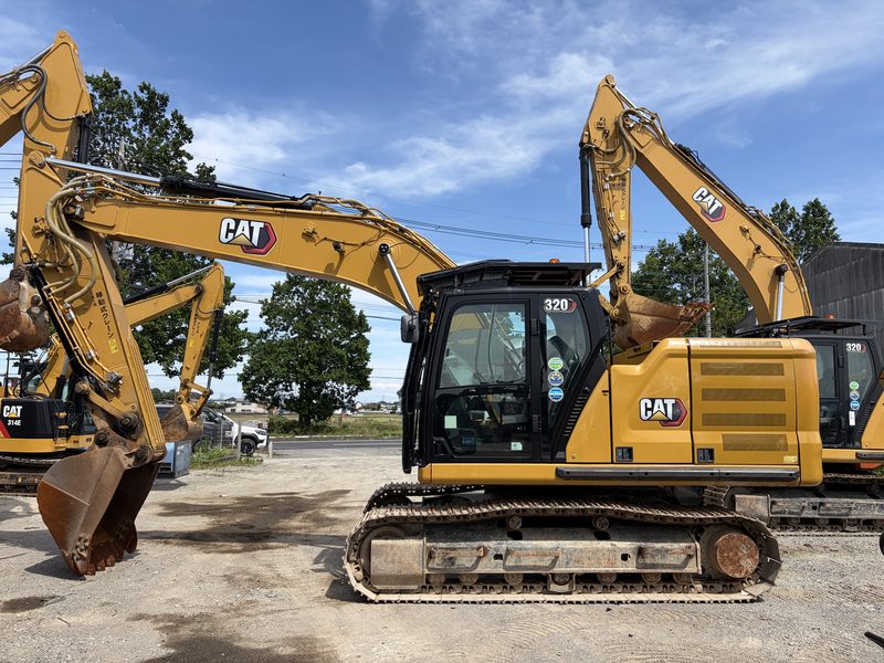 買取事例：油圧ショベル CAT 320-07E 2022年式